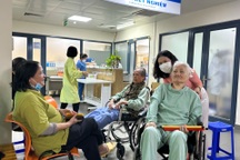 Người già nhập viện tăng 30%, chú ý bệnh hô hấp, tai biến