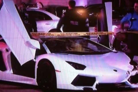 Siêu xe Lamborghini Aventador gây tai nạn