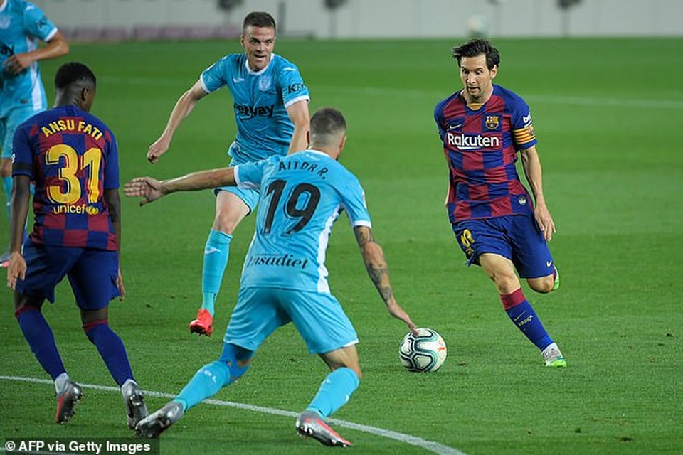 Messi ghi bàn, Barcelona tiếp tục tạo cách biệt 5 điểm với Real Madrid - 11 Messi ghi bàn, Barcelona tiếp tục tạo cách biệt 5 điểm với Real Madrid - 11