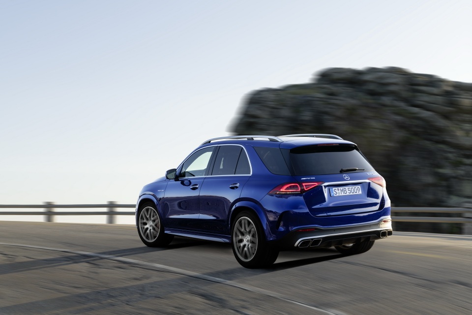 Mercedes-AMG GLE 63 và 63S nghênh chiến BMW X5 M - 8 Mercedes-AMG GLE 63 và 63S nghênh chiến BMW X5 M - 8