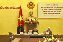 Học sinh từ lớp 8 đã dùng smartphone, tăng nguy cơ bị xâm hại?