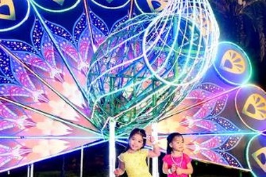 Công viên Vinhomes Central Park - Địa điểm trông trăng độc đáo tại Sài Gòn