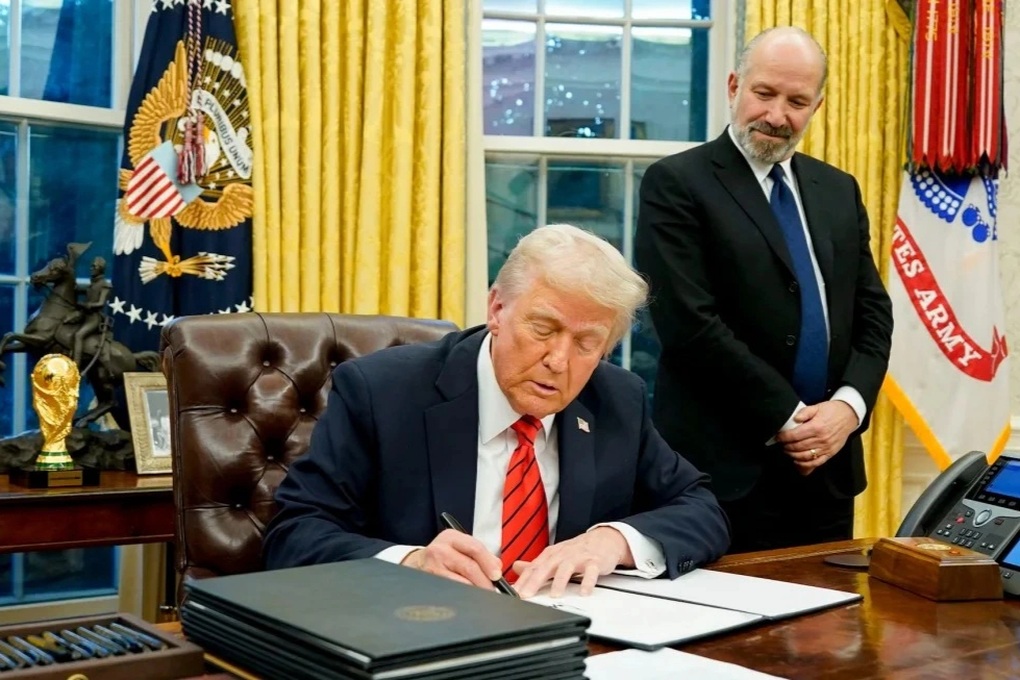 Ông Trump ký sắc lệnh tăng thuế nhôm thép lên 50% - 1 Ông Trump ký sắc lệnh tăng thuế nhôm thép lên 50% - 1