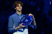 Sinner ca ngợi màn trình diễn đỉnh cao của Djokovic