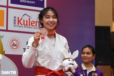 Nữ võ sĩ nén đau mang về huy chương Jiujitsu cho Việt Nam