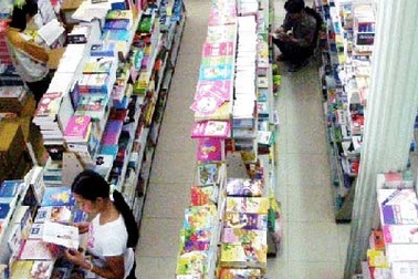 Vừa quản lý chuyên môn vừa biên soạn sách tham khảo