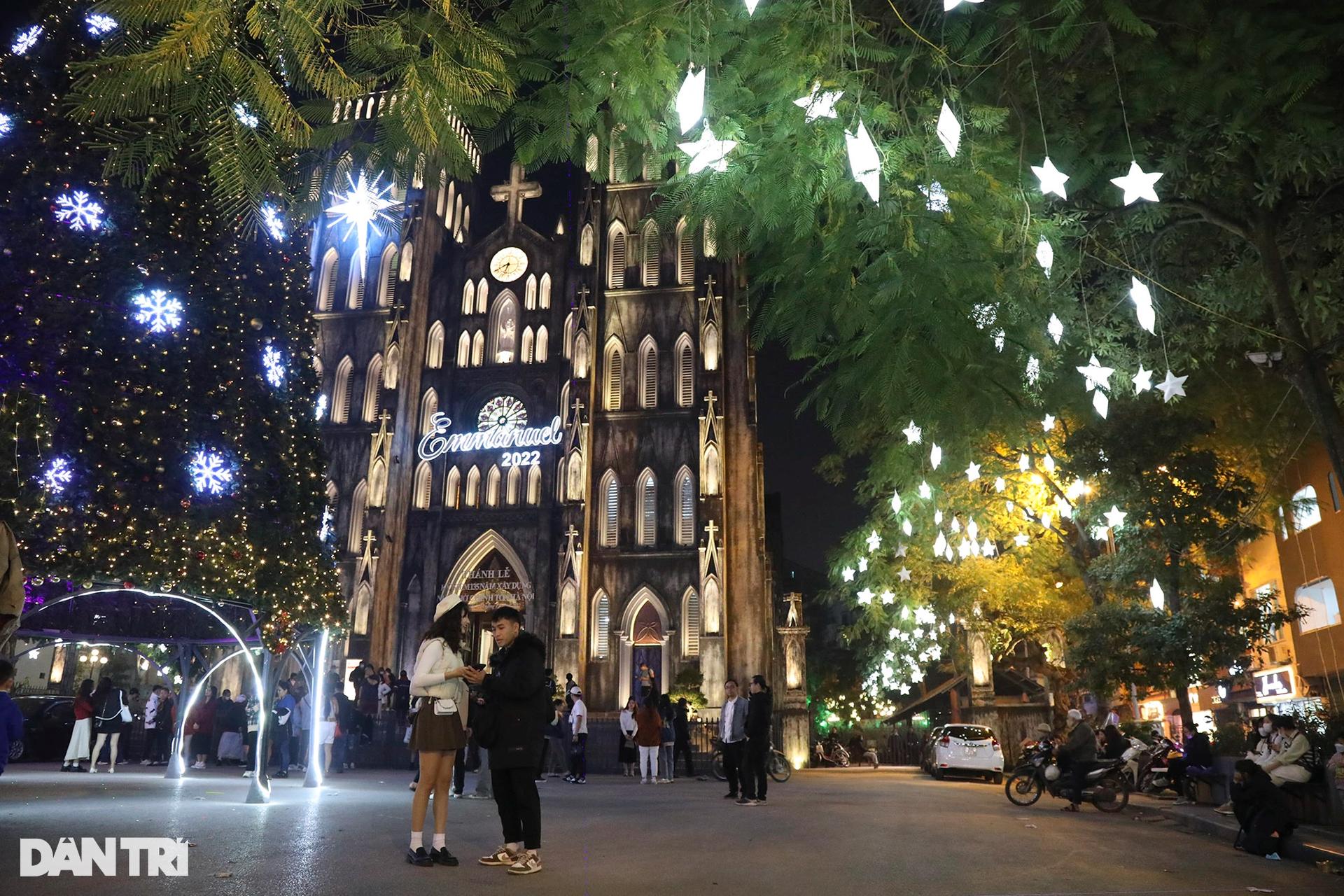 Các nhà thờ ở Hà Nội trang trí lung linh hàng nghìn ánh đèn đón Noel 2022 - 6 Các nhà thờ ở Hà Nội trang trí lung linh hàng nghìn ánh đèn đón Noel 2022 - 6