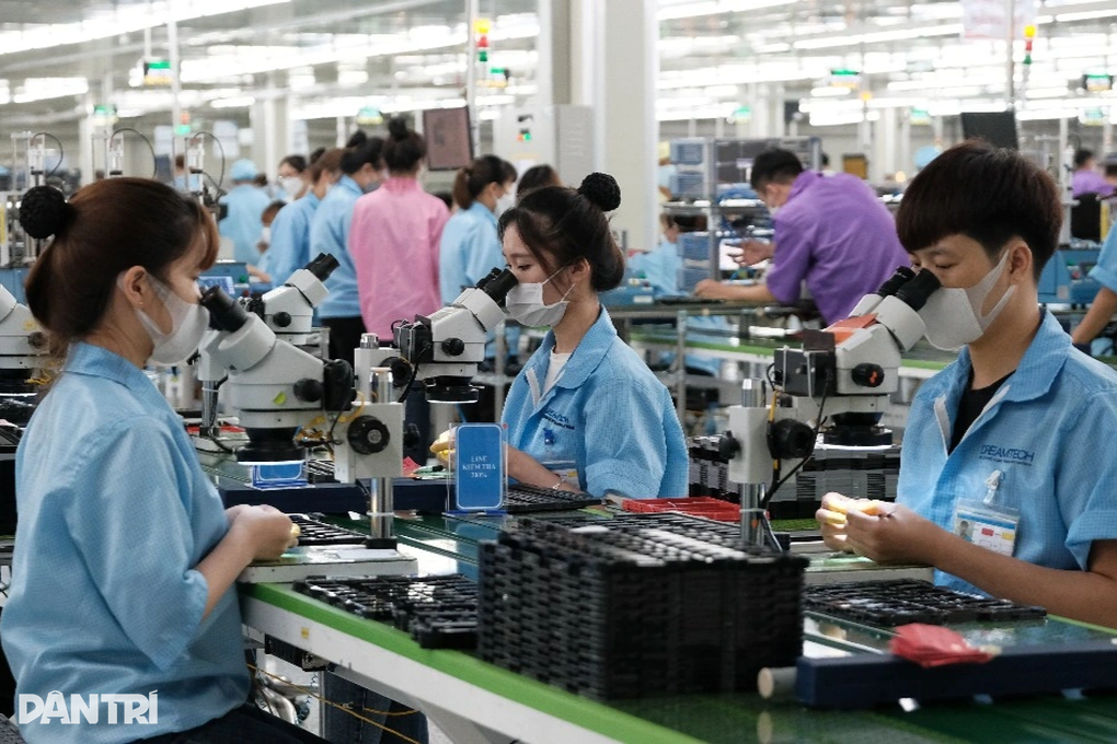 Giữ chân công nhân, nhiều nhà máy dùng hết phép và ứng phép năm 2023 - 3 Giữ chân công nhân, nhiều nhà máy dùng hết phép và ứng phép năm 2023 - 3