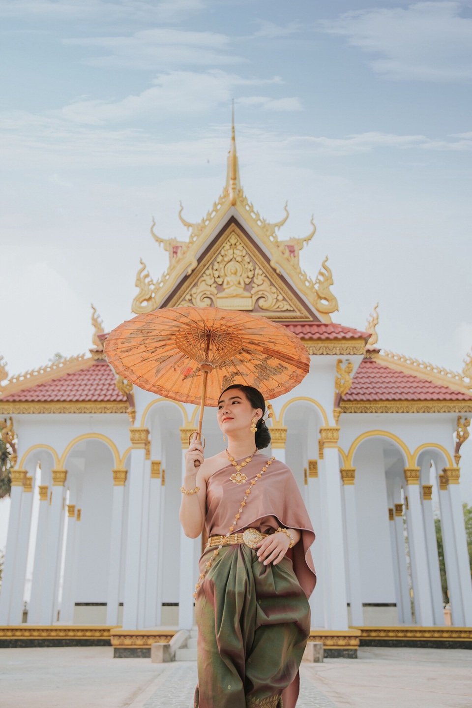 Thiếu nữ nhận mưa lời khen khi diện trang phục dân tộc Khơ-me - 7 Thiếu nữ nhận mưa lời khen khi diện trang phục dân tộc Khơ-me - 7