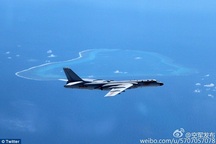 Máy bay ném bom tầm xa Trung Quốc lượn lờ ở Biển Đông