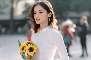 Hoa khôi ĐH Ngoại thương "tài sắc vẹn toàn", tốt nghiệp bằng Giỏi