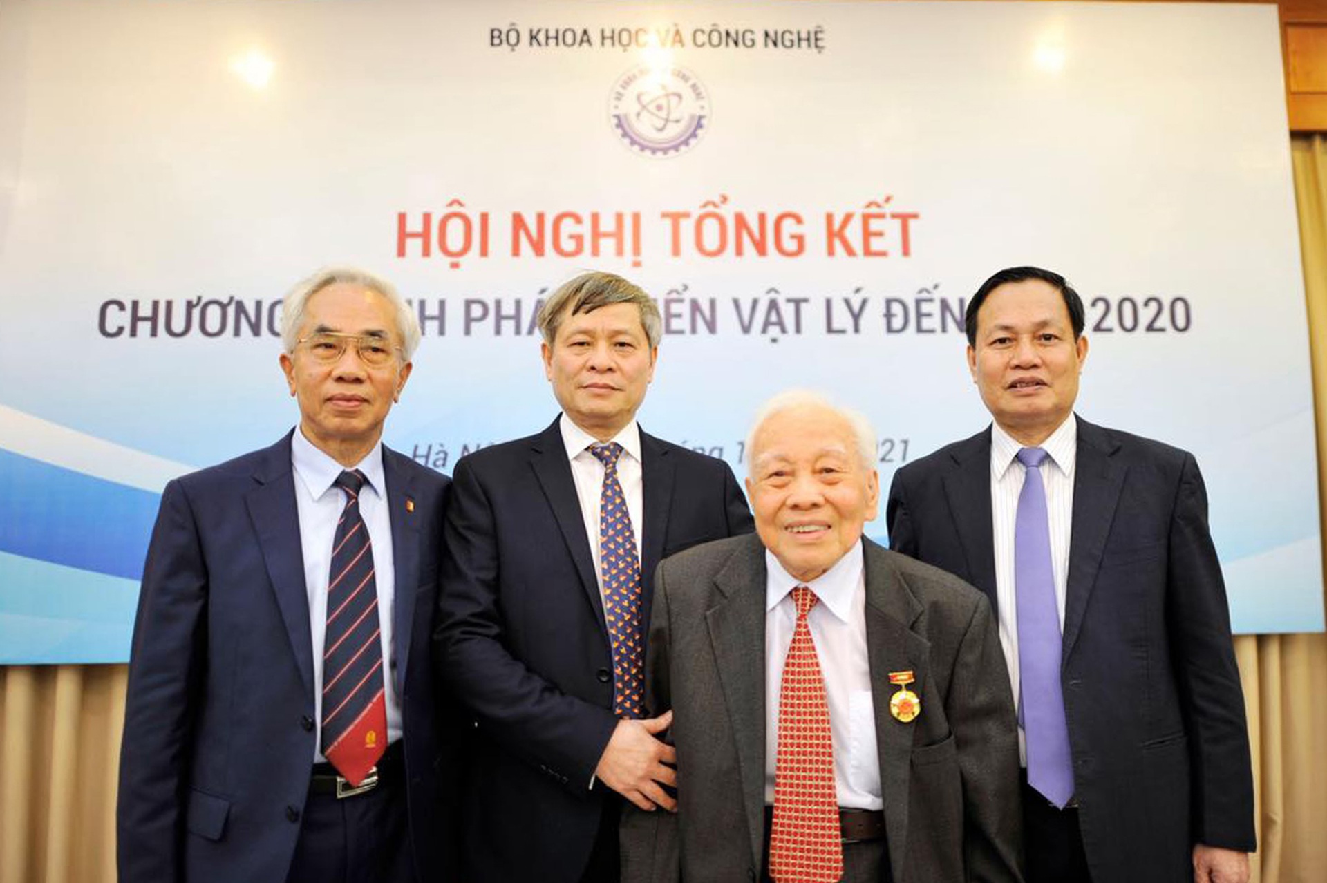 Người thầy lừng danh cả đời vì khoa học và nhiệt huyết với học trò - 12