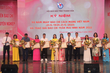 Phóng viên báo Dân trí đoạt 2 giải thưởng Giải báo chí Trần Mai Ninh