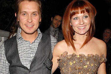 Cựu thành viên nhóm Take That thừa nhận lừa dối vợ