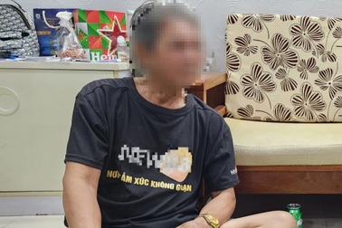 Quảng cáo trái phép qua hình thức tặng áo in logo trang mạng cờ bạc