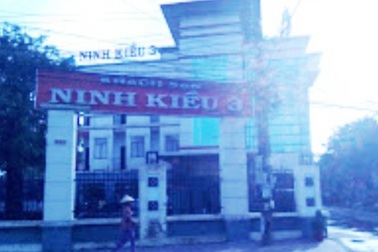 Nam thanh niên nhảy từ tầng 3 khách sạn xuống đất tử vong