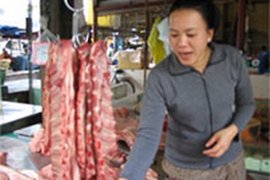 TPHCM: Tiêu thụ thịt heo giảm mạnh