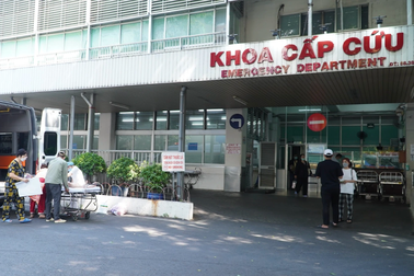 Mẹ và con gái 7 tuổi tử vong thương tâm sau khi nhà cháy lúc rạng sáng