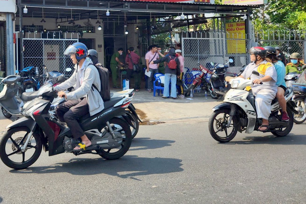 Ẩu đả trong quán nhậu ở TPHCM, một người tử vong - 1 Ẩu đả trong quán nhậu ở TPHCM, một người tử vong - 1
