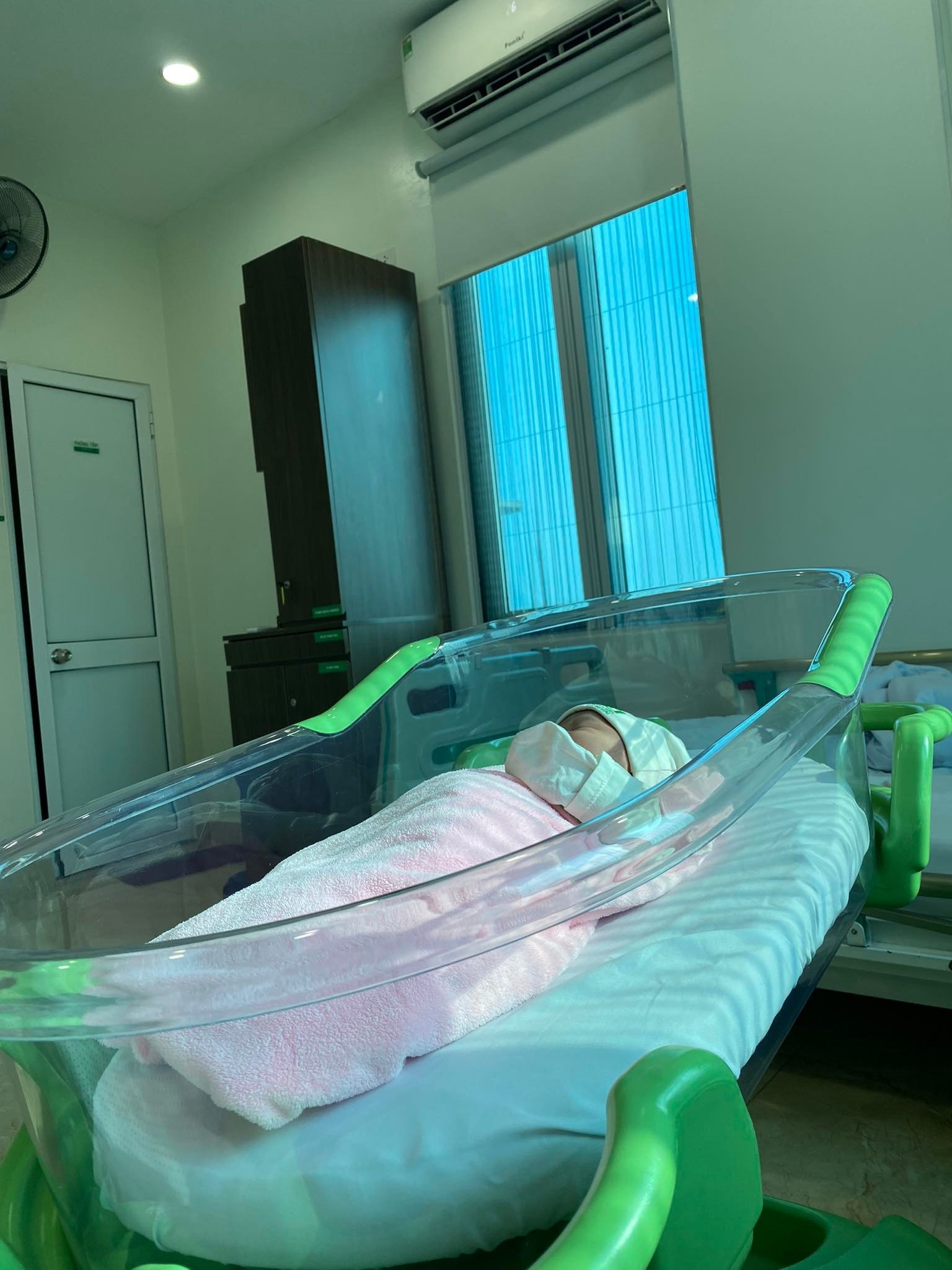 Tại những nơi đắt đỏ nhất Việt Nam: Chuẩn bị đủ 100 triệu mới dám sinh con - 9 Tại những nơi đắt đỏ nhất Việt Nam: Chuẩn bị đủ 100 triệu mới dám sinh con - 9