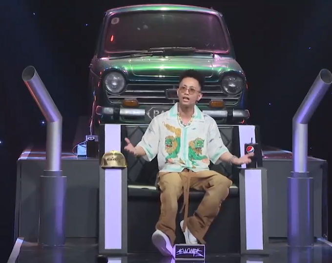 Clip: Rhymastic nhái giọng 4 HLV Rap Việt quá lầy lội, Trấn Thành rủ ngay đi diễn hài! - Ảnh 3. Clip: Rhymastic nhái giọng 4 HLV Rap Việt quá lầy lội, Trấn Thành rủ ngay đi diễn hài! - Ảnh 3.
