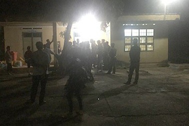 Nhậu về, đâm chết con ruột