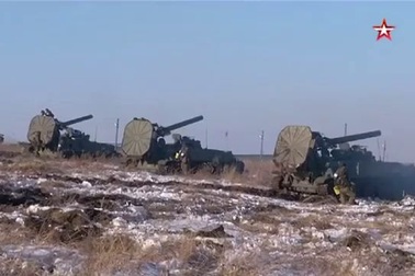 Quân đội Nga tập trận bằng pháo cối uy lực nhất thế giới 2S4 Tyulpan