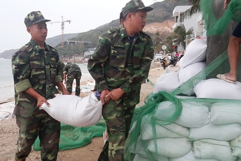 Quân khu 5 thành lập Sở chỉ huy ứng phó bão số 6