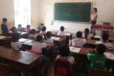 Nghệ An: Trao quà Tết đến hơn 1.500 giáo viên có hoàn cảnh khó khăn