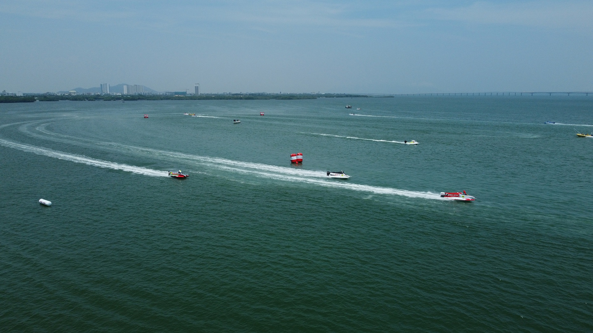 Tay đua Bình Định dừng cuộc chơi sớm ở vòng chung kết giải thuyền máy nhà nghề - 8