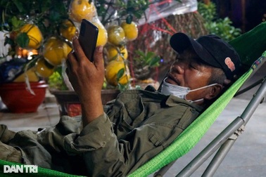 "Giao thừa năm nay, tôi sẽ gặp vợ con qua điện thoại..."