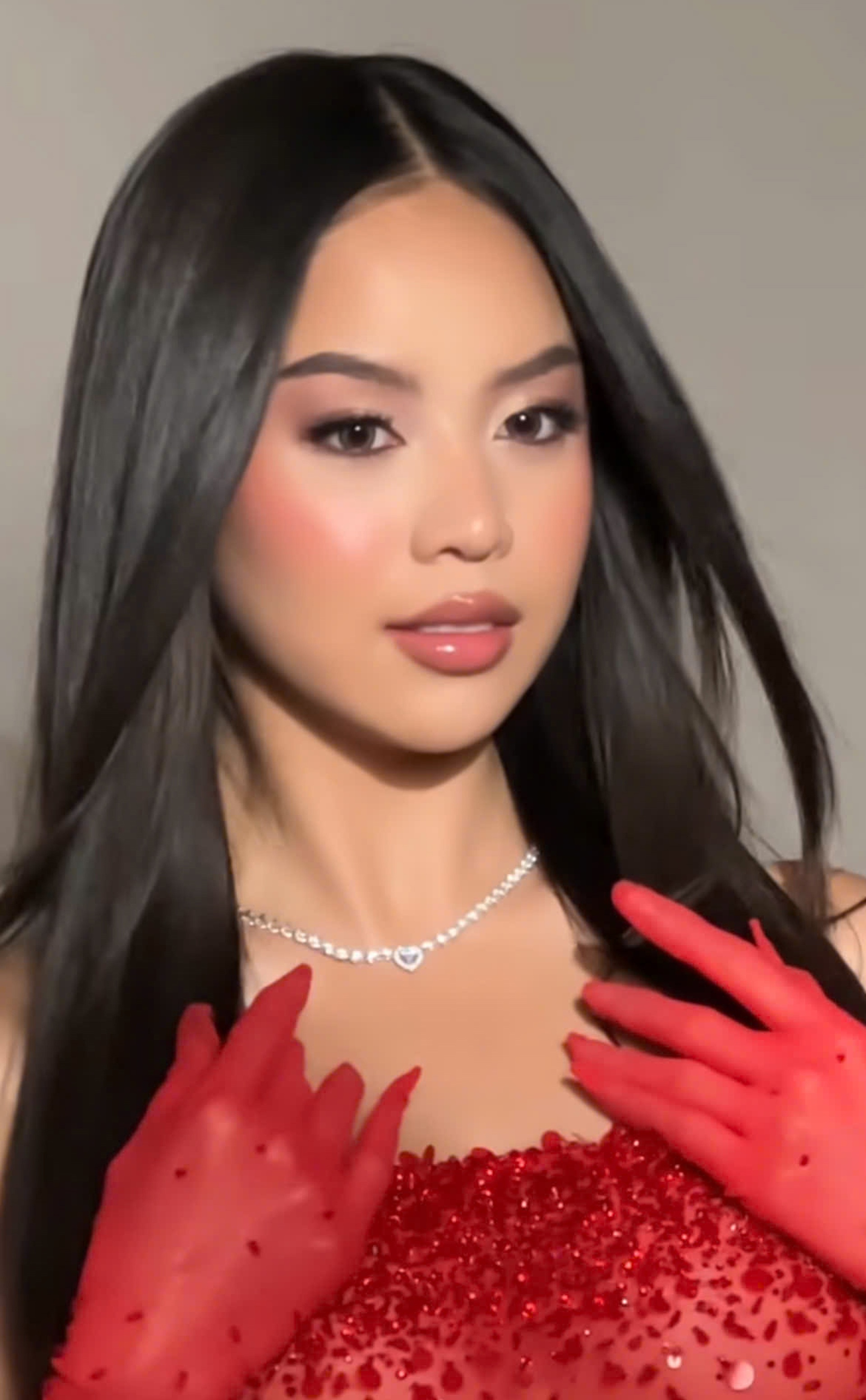 Hoa hậu Thanh Thủy có diện mạo khác lạ khi ở Mỹ, gây tranh luận trái chiều - 3 Hoa hậu Thanh Thủy có diện mạo khác lạ khi ở Mỹ, gây tranh luận trái chiều - 3