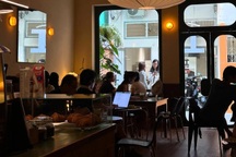 Nhận 1 sao vì nhắc khách trật tự, quán nước đăng "bản tường trình" giải oan