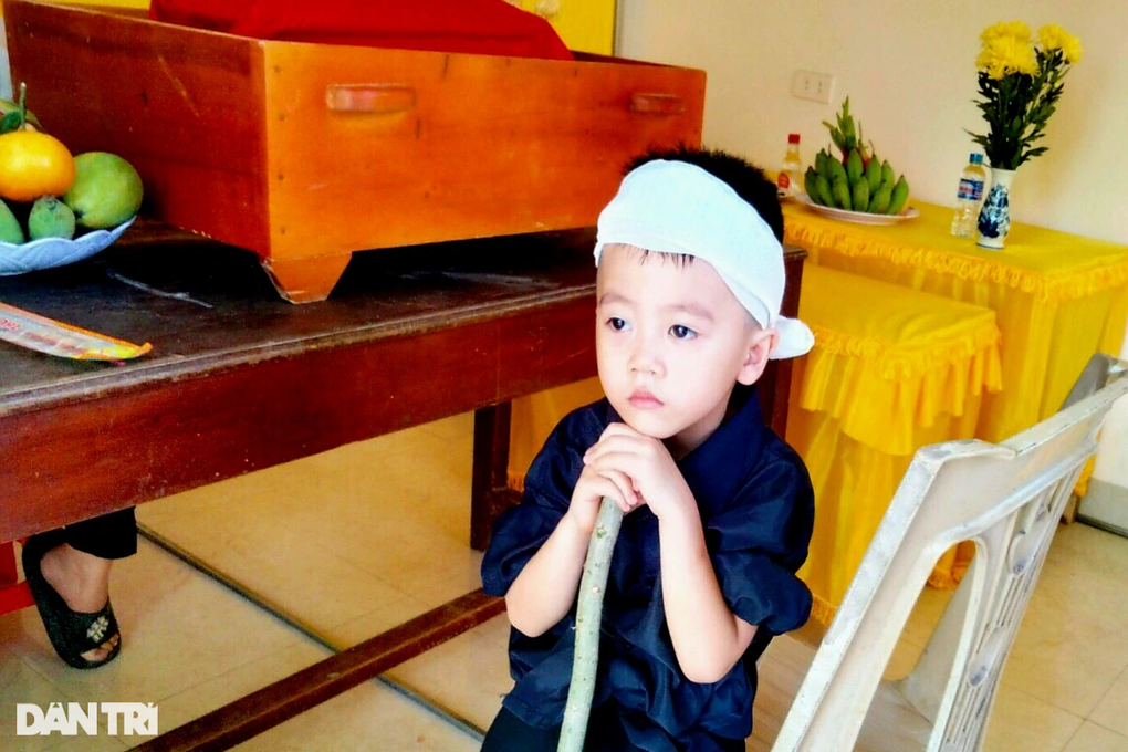Người phụ nữ xin về nhà để được ở bên 2 con trước khi mất - 2 Người phụ nữ xin về nhà để được ở bên 2 con trước khi mất - 2