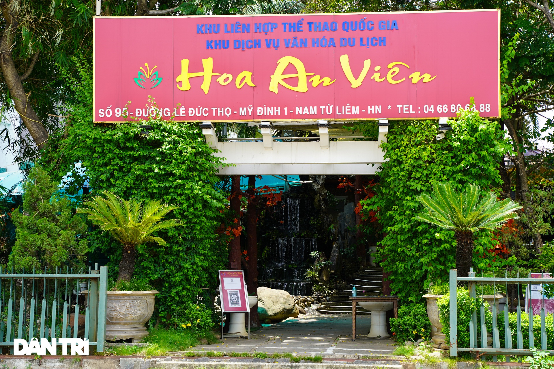 Cận cảnh khu liên hợp thể thao Mỹ Đình bị xẻ thịt cho thuê - 4 Cận cảnh khu liên hợp thể thao Mỹ Đình bị xẻ thịt cho thuê - 4