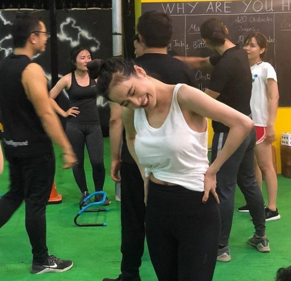 Nhã Phương đã tập dã man tàn khốc để giảm cân thần tốc sau sinh - 10 Nhã Phương đã tập dã man tàn khốc để giảm cân thần tốc sau sinh - 10
