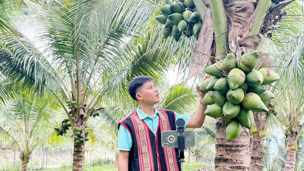 Quảng Ngãi: Mô hình “cầm tay, chỉ việc” giúp người dân thoát nghèo - 1 Quảng Ngãi: Mô hình “cầm tay, chỉ việc” giúp người dân thoát nghèo - 1