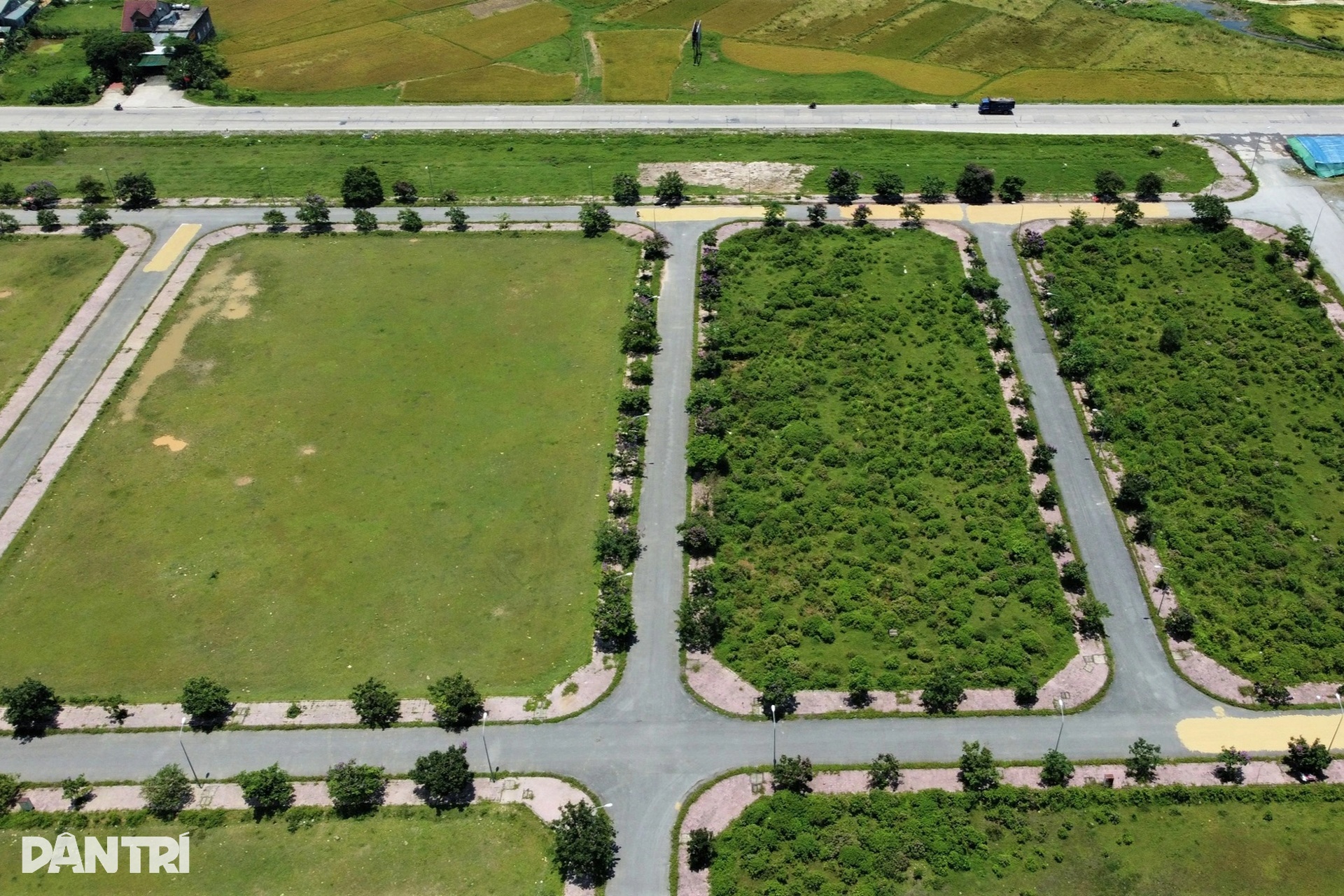 Dự án khu đô thị trăm tỷ gần 10 năm chưa bán được một lô đất - 12 Dự án khu đô thị trăm tỷ gần 10 năm chưa bán được một lô đất - 12