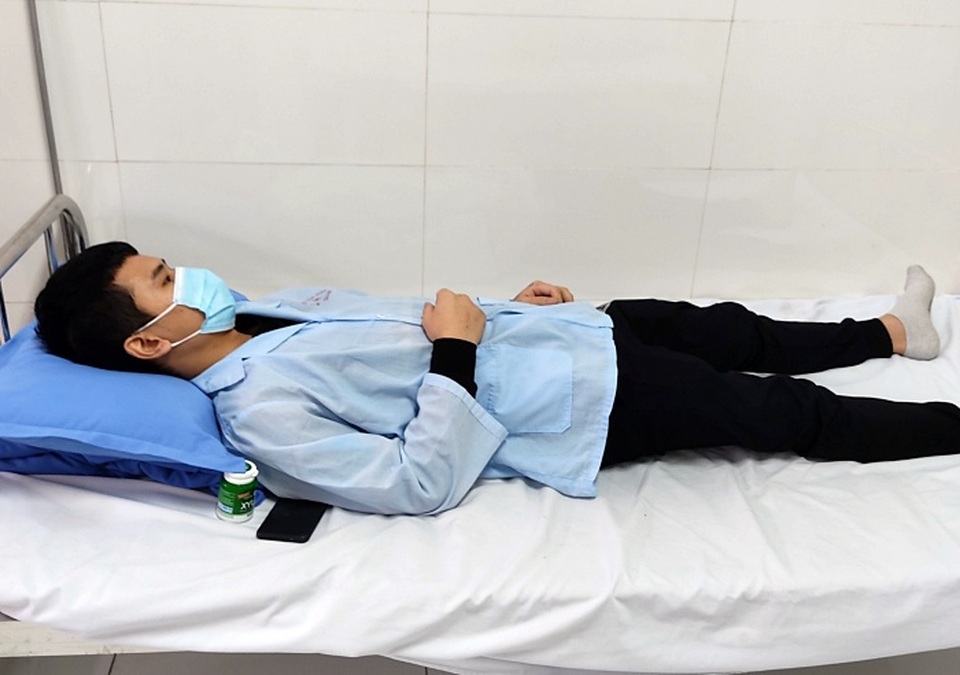 Ăn trứng kiến, thanh niên 21 tuổi nổi mẩn đỏ toàn thân, mắt sưng nề - 2 Ăn trứng kiến, thanh niên 21 tuổi nổi mẩn đỏ toàn thân, mắt sưng nề - 2