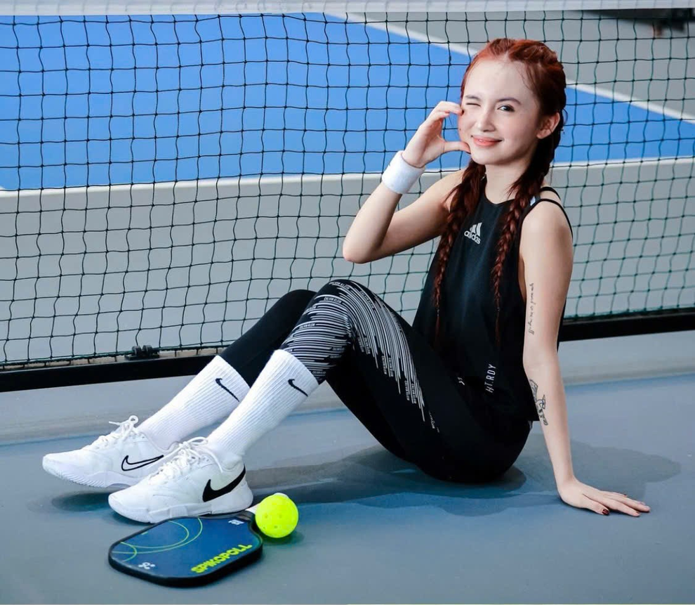 Con gái nữ hoàng wushu Thúy Hiền gây chú ý với vẻ xinh đẹp, gợi cảm - 5 Con gái nữ hoàng wushu Thúy Hiền gây chú ý với vẻ xinh đẹp, gợi cảm - 5