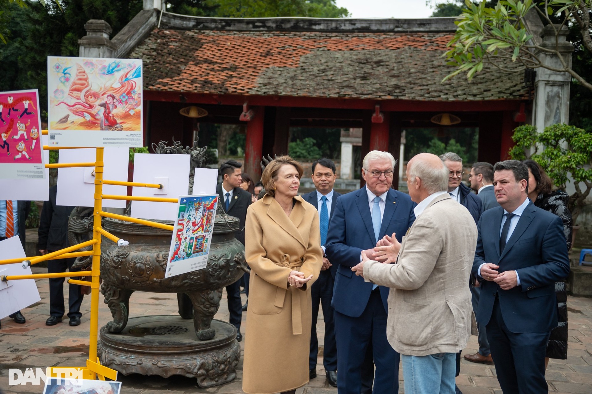 Tổng thống Đức thăm Văn Miếu, dạo phố cổ - 4 Tổng thống Đức thăm Văn Miếu, dạo phố cổ - 4