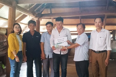 Hơn 100 triệu đồng đến với chàng trai bị tạt axit nhầm