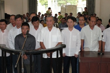 Hoãn phiên xử vụ tiếp tay cho "cát tặc" vì thiếu nhân chứng 