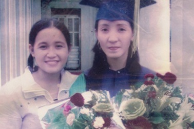 Thăm sóc đồng bào Khmer hiếu học