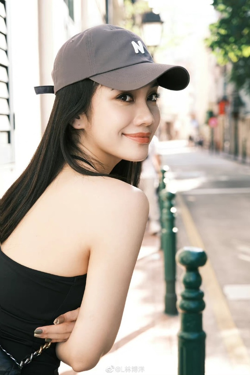Nàng thơ sinh năm 2000 của Trương Nghệ Mưu là hot girl học viện điện ảnh - 2 Nàng thơ sinh năm 2000 của Trương Nghệ Mưu là hot girl học viện điện ảnh - 2