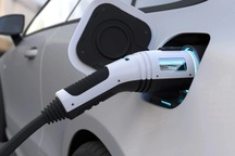 Chủ xe điện "tá hỏa" vì bị tính phí sạc pin lên tới 600.000 USD