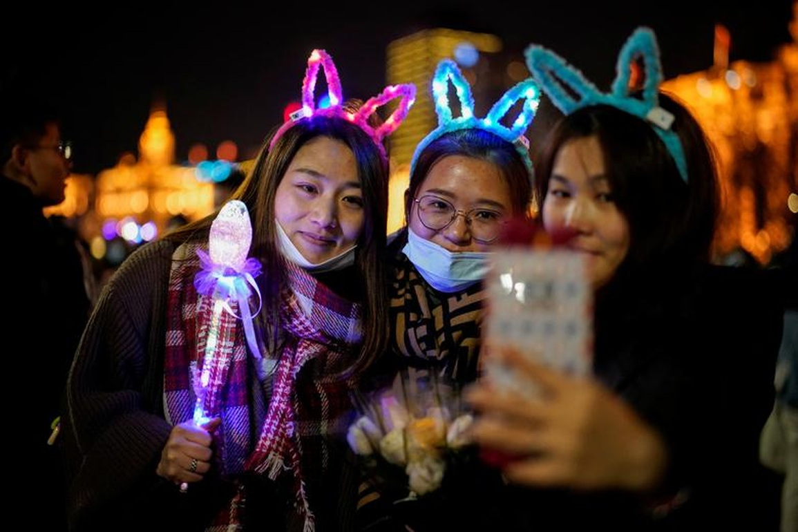 Khoảnh khắc đón năm mới 2022 ấn tượng trên khắp châu Á - 10 Khoảnh khắc đón năm mới 2022 ấn tượng trên khắp châu Á - 10