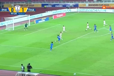 Tình huống bóng chạm tay cầu thủ U23 Thái Lan trong vòng cấm