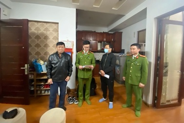 Bắt hai phó giám đốc trung tâm đăng kiểm ở Hải Dương