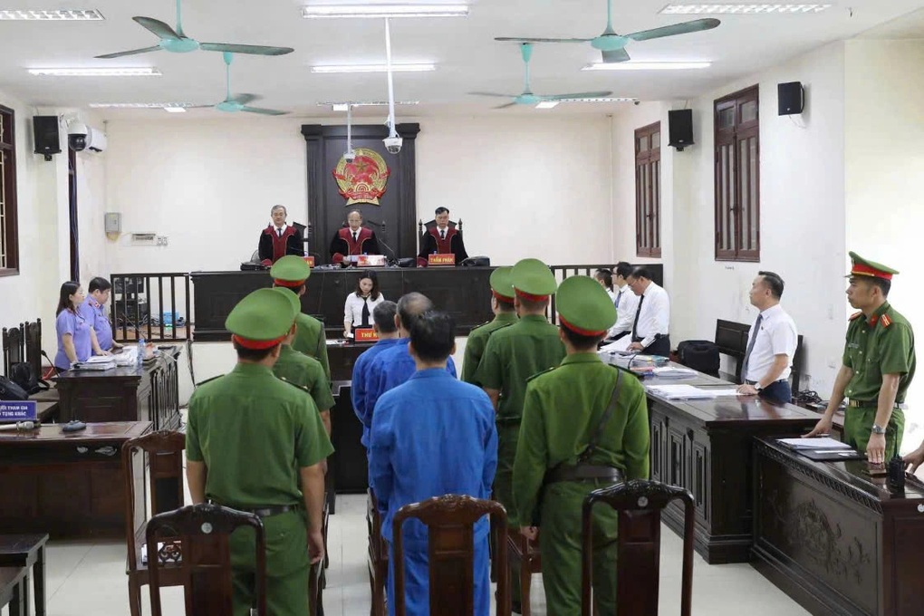 Bị cáo Lưu Bình Nhưỡng đã nộp toàn bộ số tiền khắc phục hậu quả - 1 Bị cáo Lưu Bình Nhưỡng đã nộp toàn bộ số tiền khắc phục hậu quả - 1